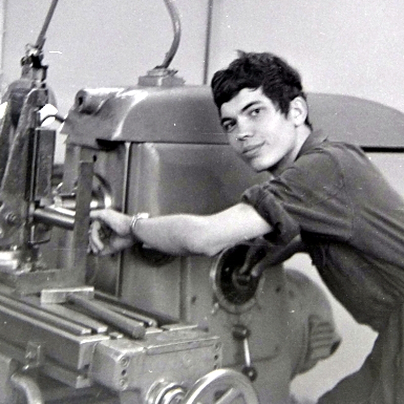 1966 Lehre als Maschinenschlosser